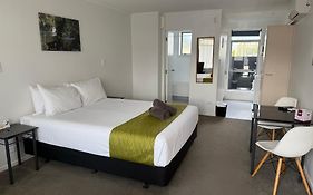 Ambassador Motor Inn